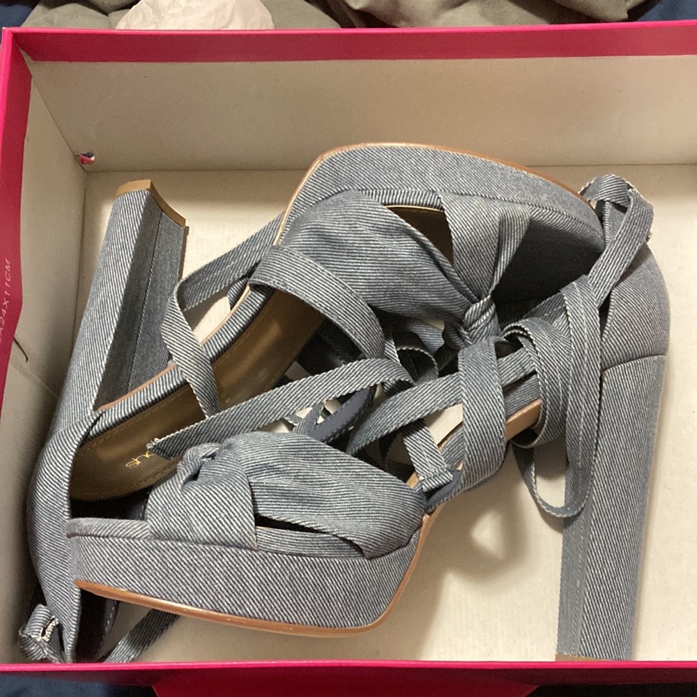 Dress sandals
